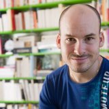 "Après un examen minutieux durant plusieurs mois", un classement sans suite a été notifié à Alexandre Jollien en octobre 2023, selon son avocat (archives). KEYSTONE/JEAN-CHRISTOPHE BOTT